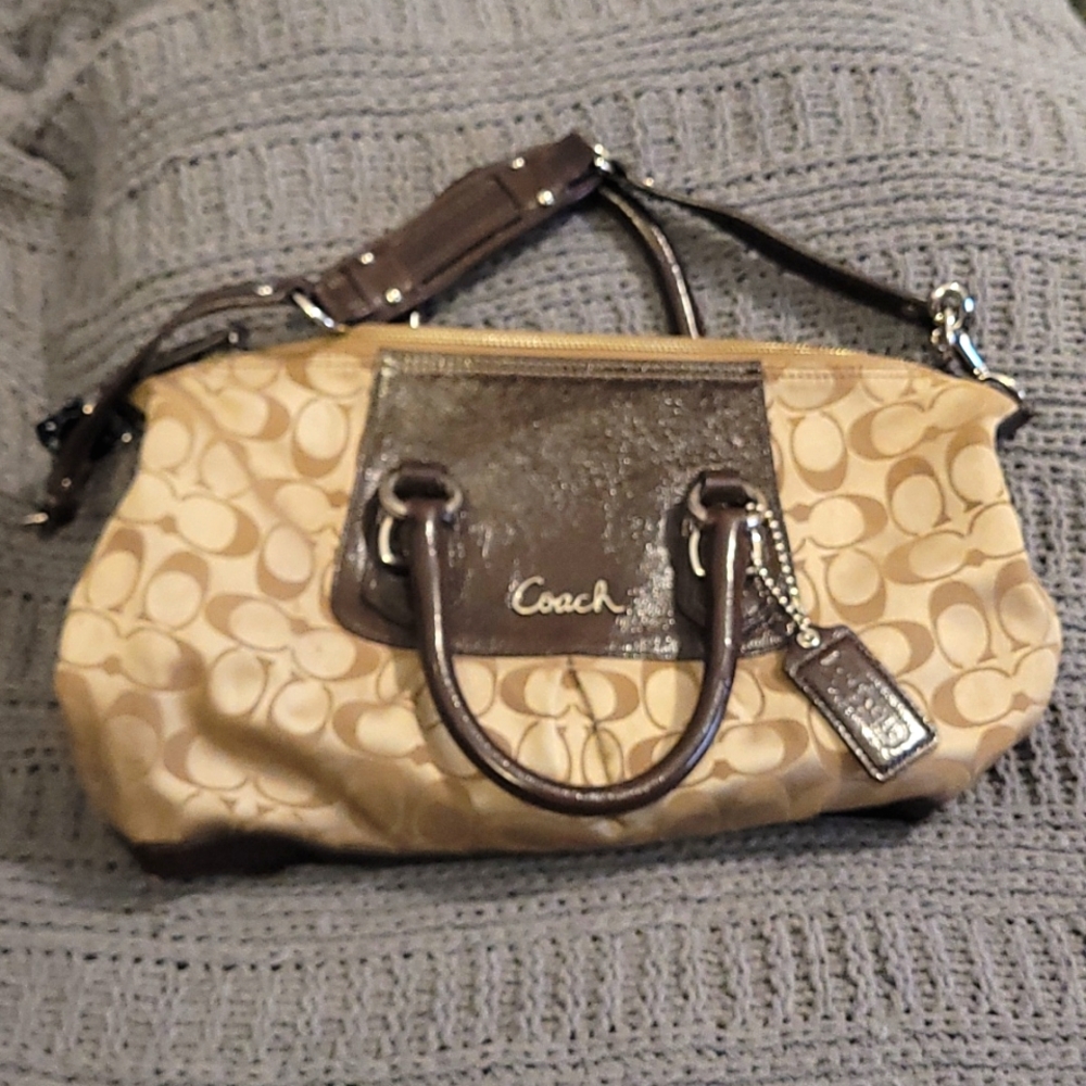 EUC Large Tan and Brown ✨️ Coach Purse.